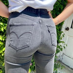 black Levi “high rise skinny” jeans